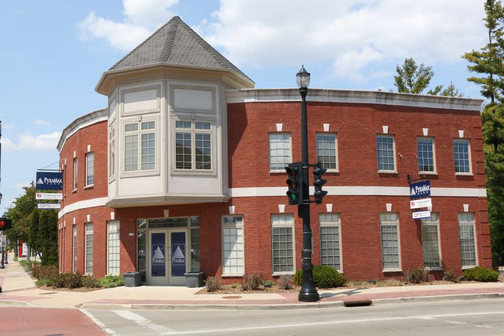 PyraMax Bank