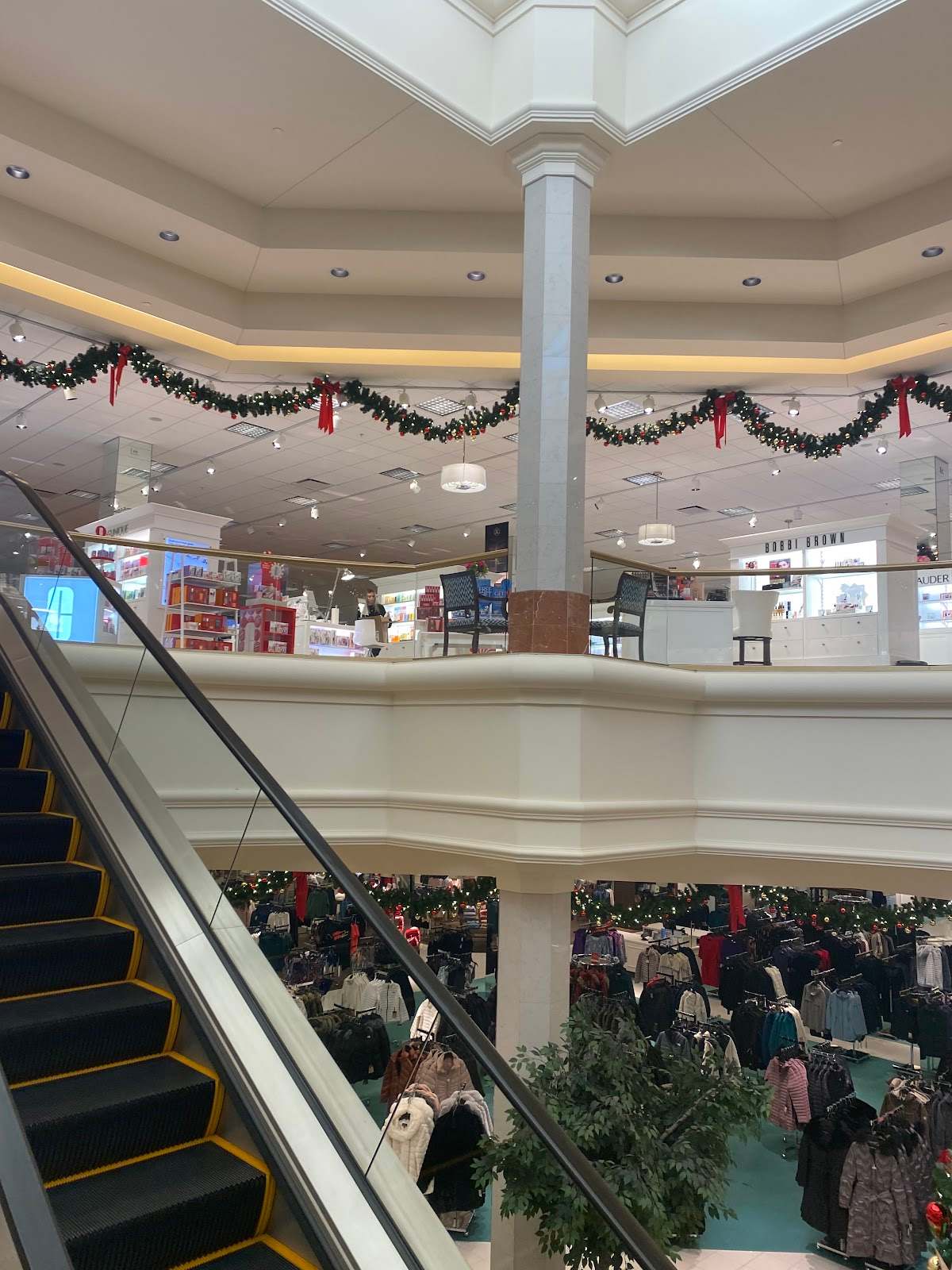 Von Maur — photo 2