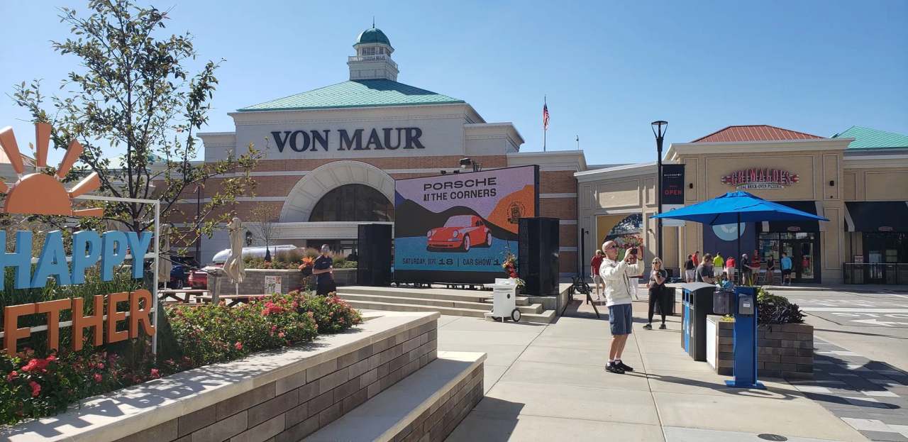 Von Maur — photo 1