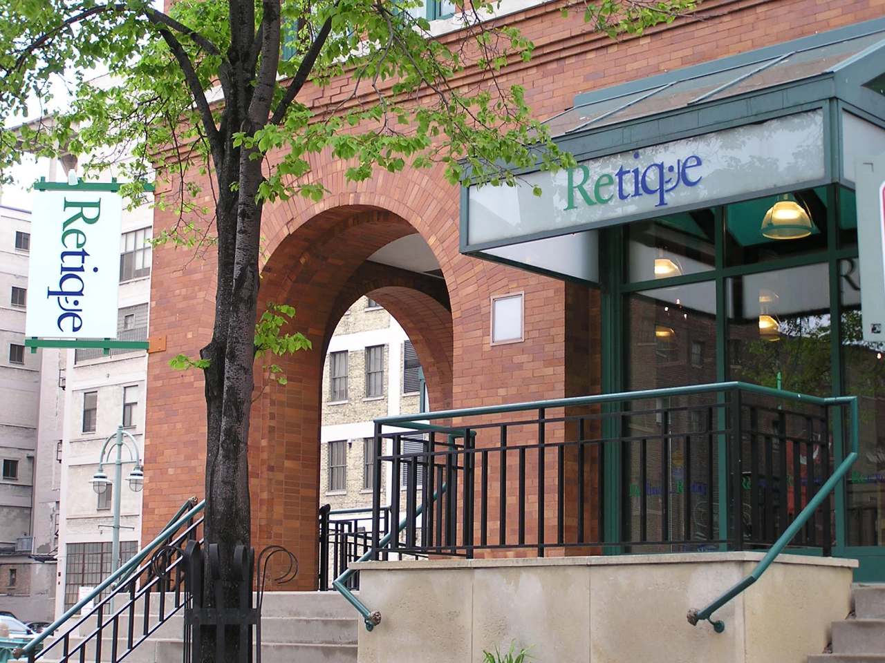 Retique Store — photo 1