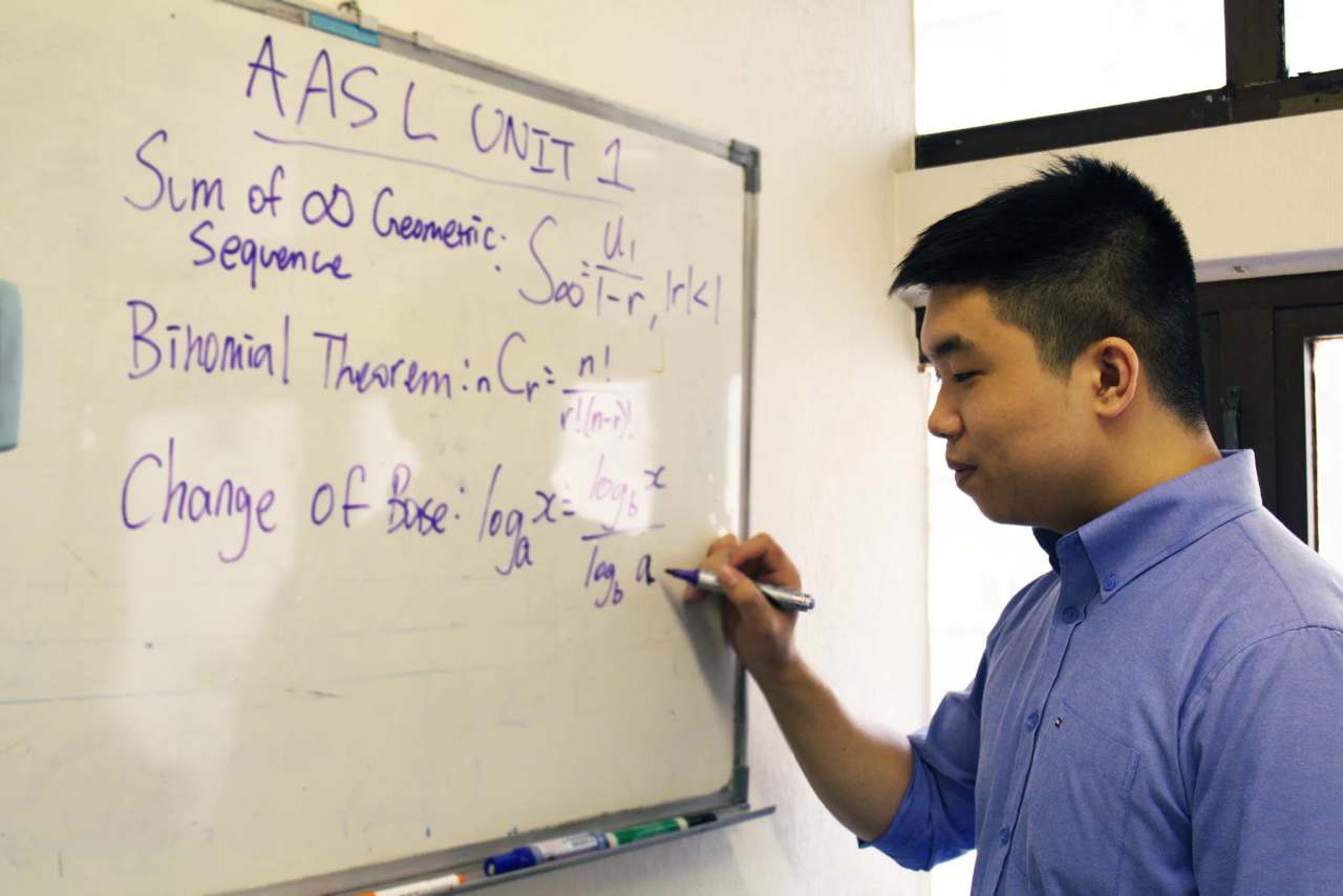IB DP, MYP Tutor - Easy Sevens Education — photo 1