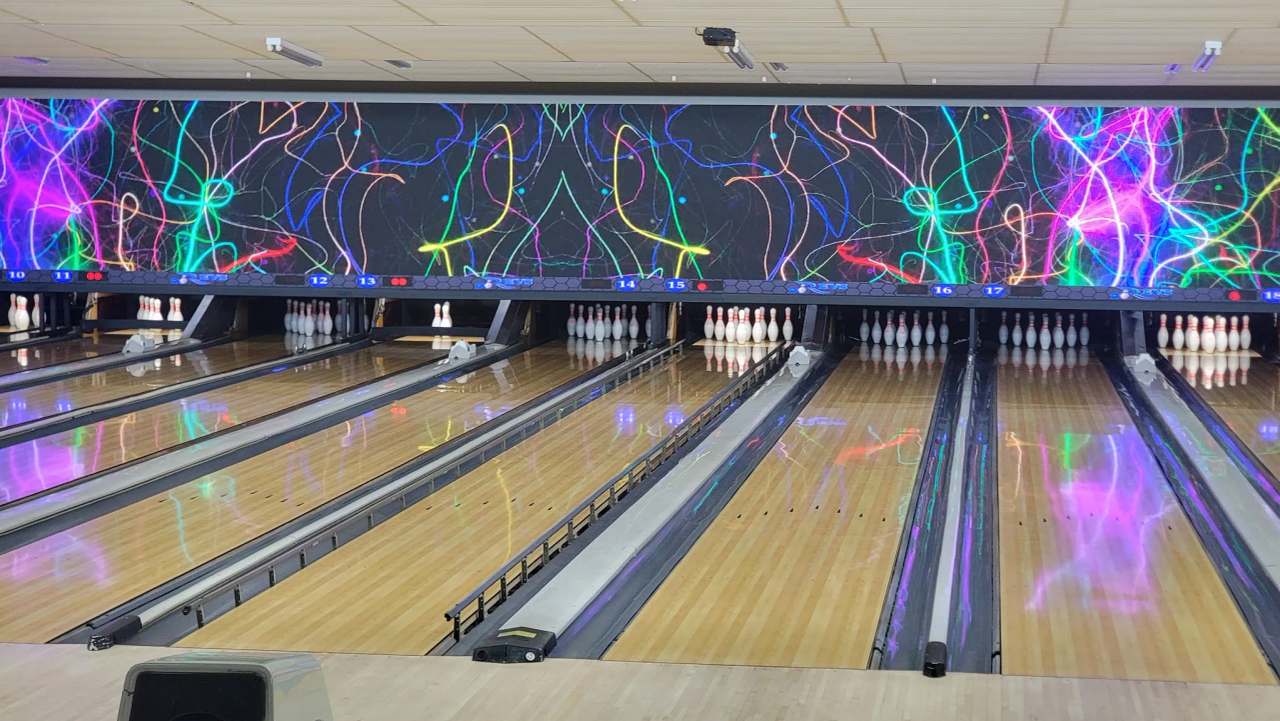 Revs Bowl Bar & Grill — photo 2