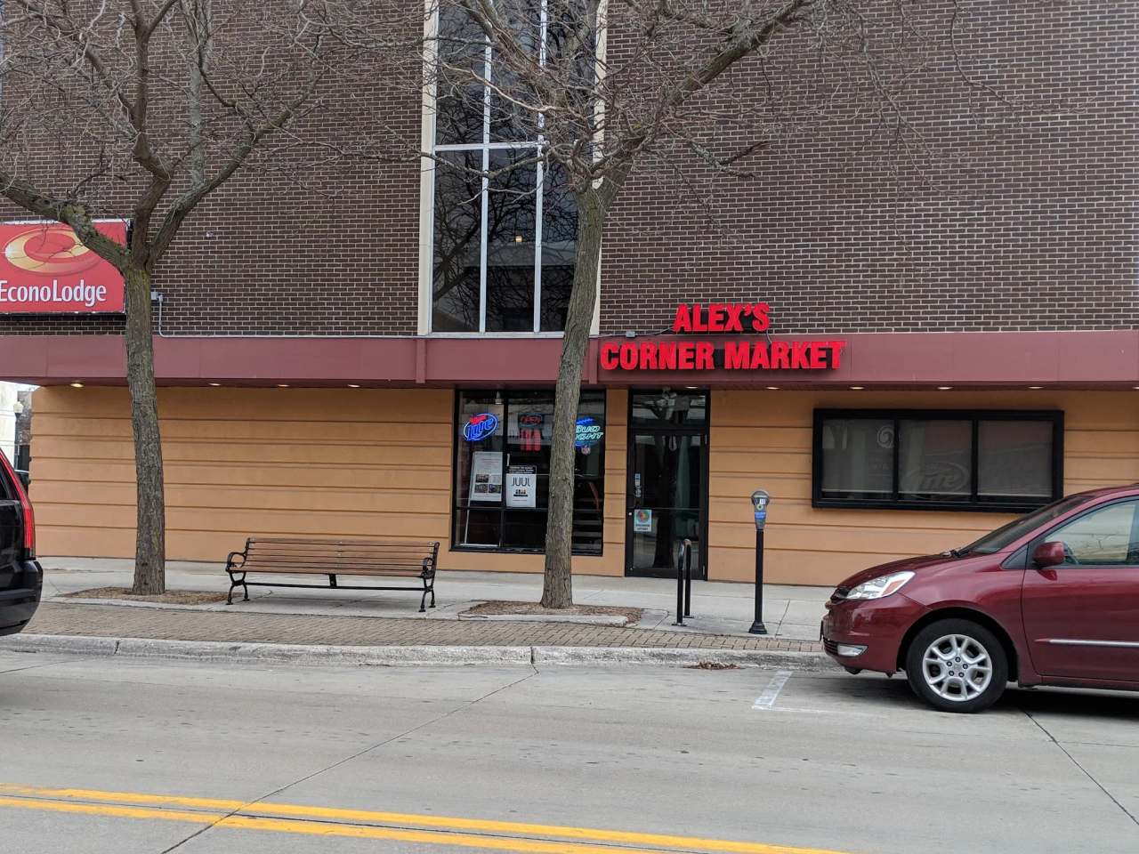 Alex's Corner Market — photo 1