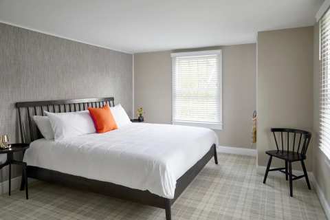The Kent Collection | The Firefly Inn — photo 2