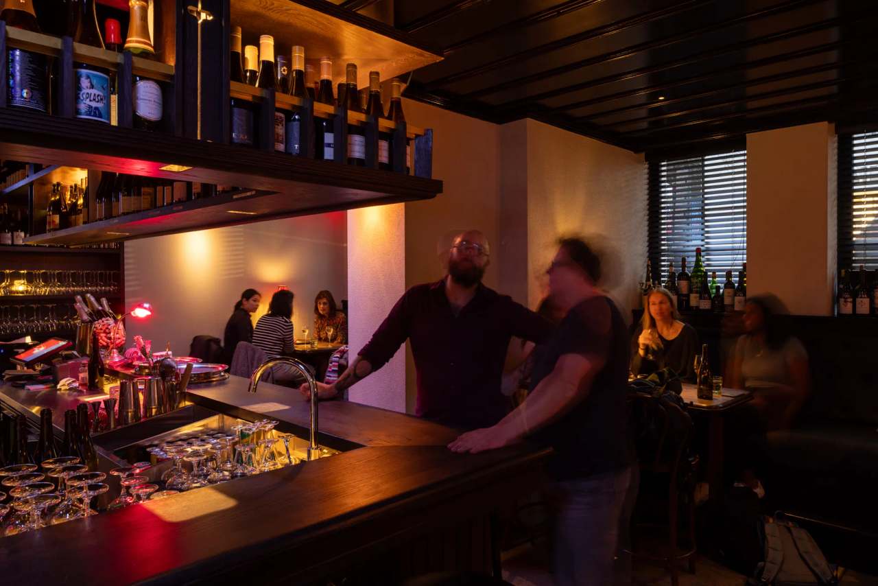 Bert's Bar — photo 1