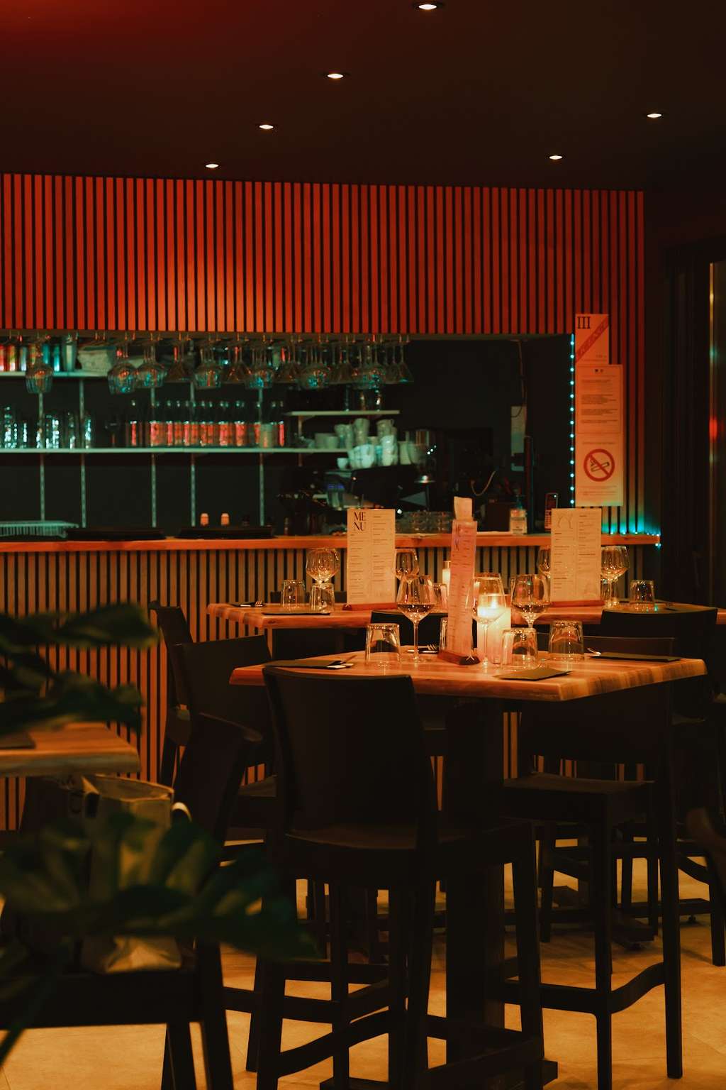 Bar Saint Thomas - Accès limité 12 ans et + / Bar à vins / Tapas / Concert / Ambiance / After Work - Argelès sur mer