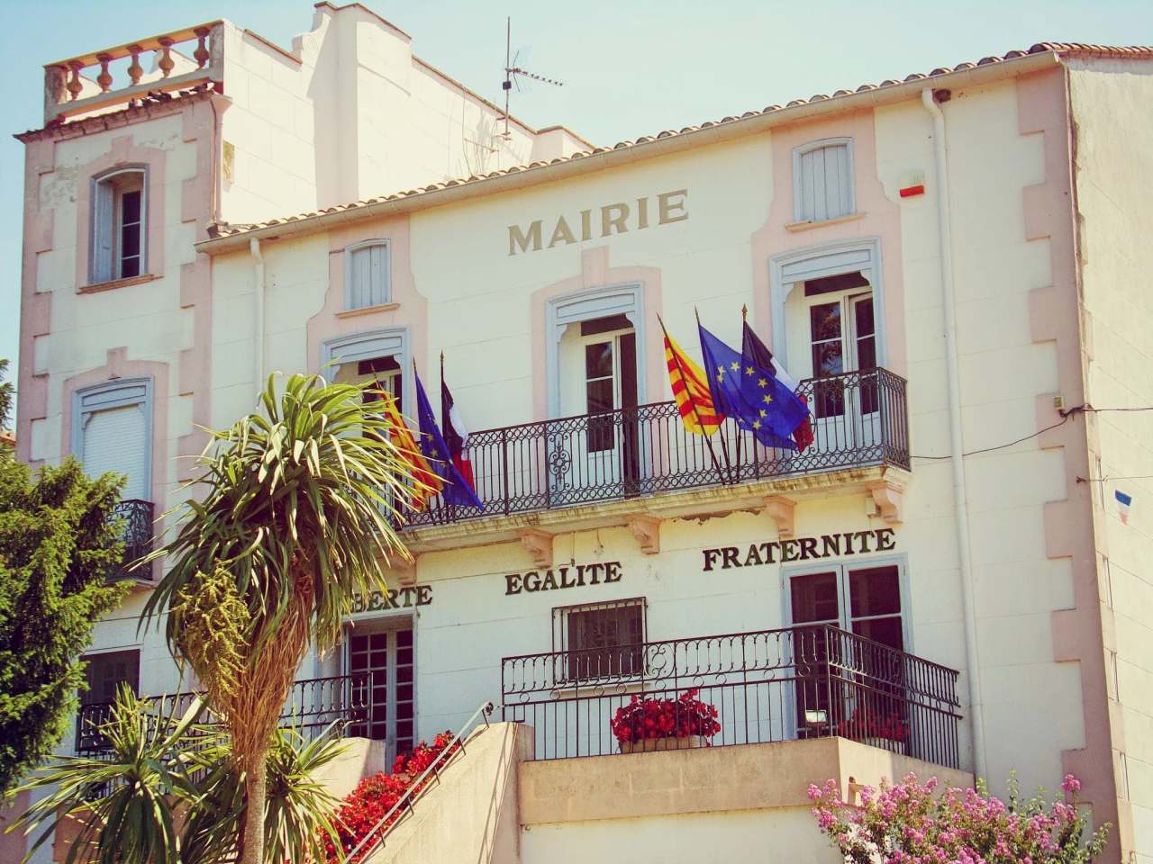Mairie de Laroque-des-Albères — photo 2