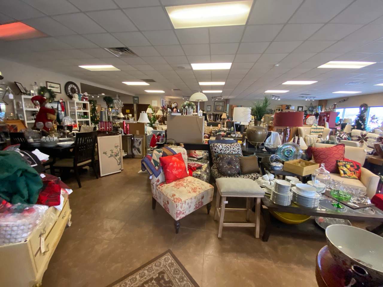 Ivana's Trunk Consignment Store — photo 3