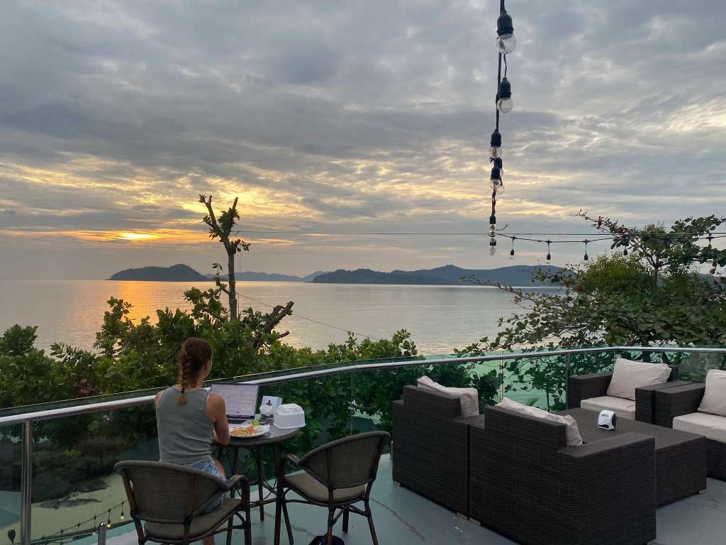 White Sand Rooftop Bar & Beach Club