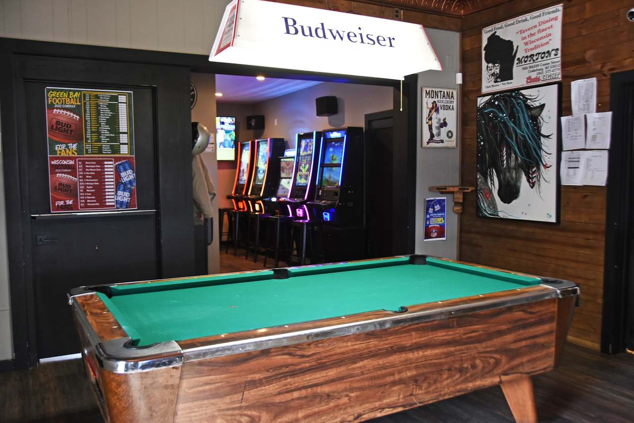Bozeman’s Bar — photo 8