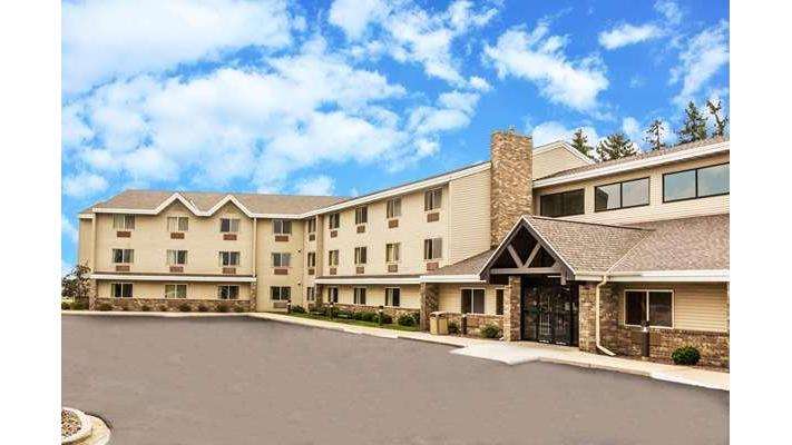 AmericInn by Wyndham Sheboygan