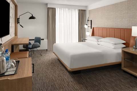 Sheraton Milwaukee Brookfield Hotel — photo 2