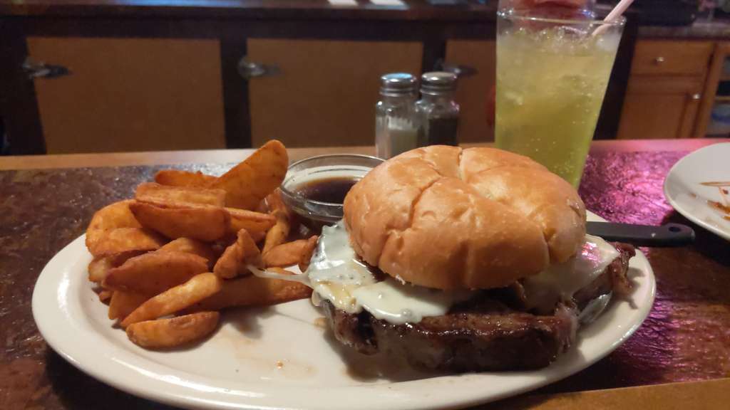 Leonard's Silver Creek Inn
