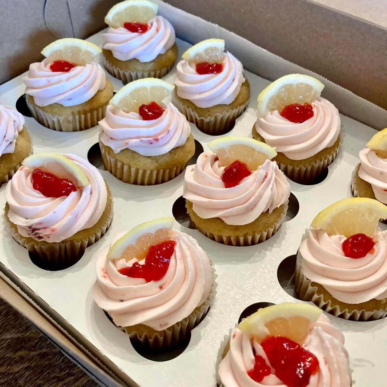 Wilmas Cakes & Shelfcare Surprise — photo 10