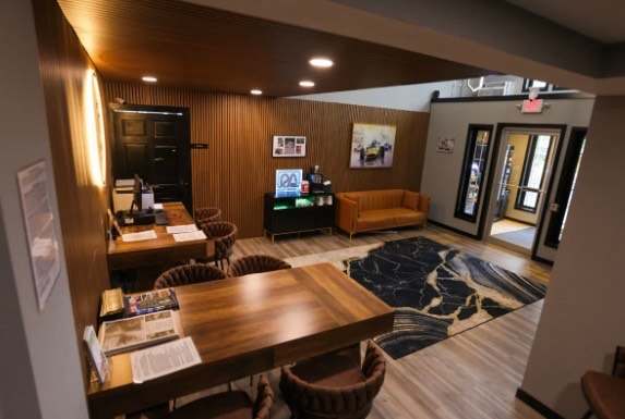 Plymouth Suites Hotel — photo 3